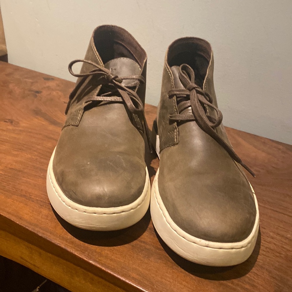 Clarks Chukka boots Sz 10